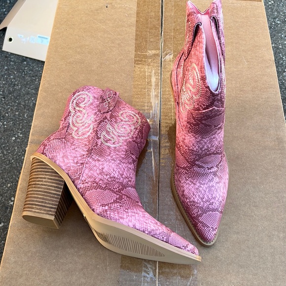 New - Billini Simara Booties - Pink Snake western - Picture 3 of 5